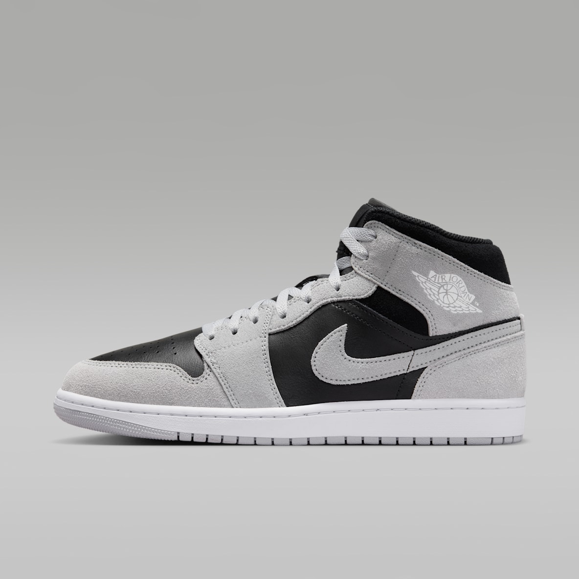 Jordan 1 Mid Top Shoes. Nike JP